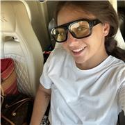 offro lezioni per elementari e scuole medie , sono una laureanda in giurisprudenza